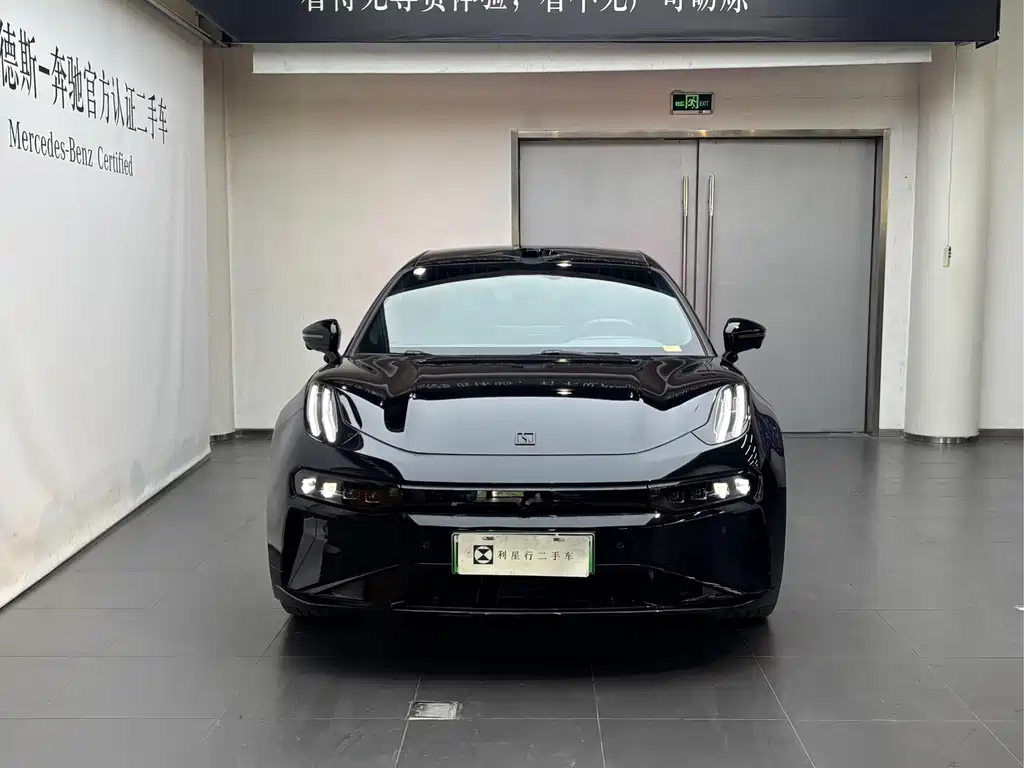 Zeekr 001 2025