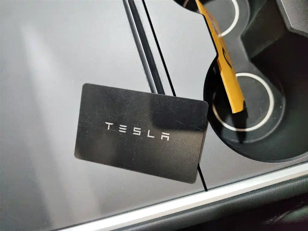 Tesla Model Y 2023 — фото 17