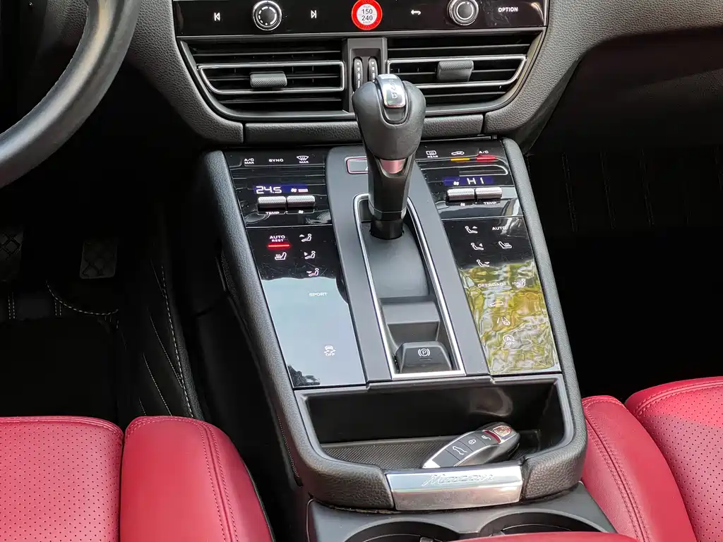 Porsche Macan 2022 — фото 16