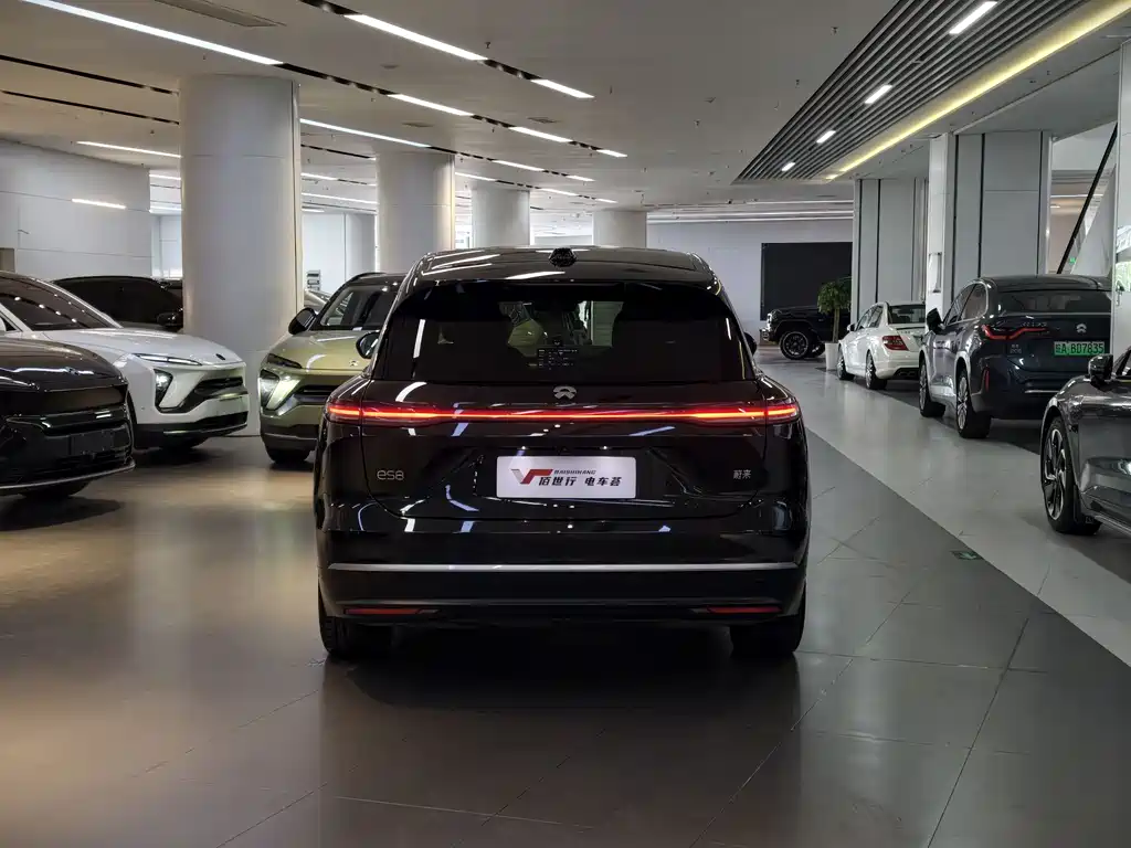 NIO ES8 2024