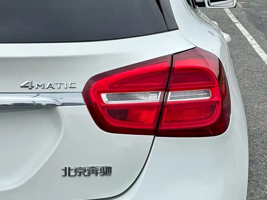 Mercedes-Benz GLA 2015 — фото 15