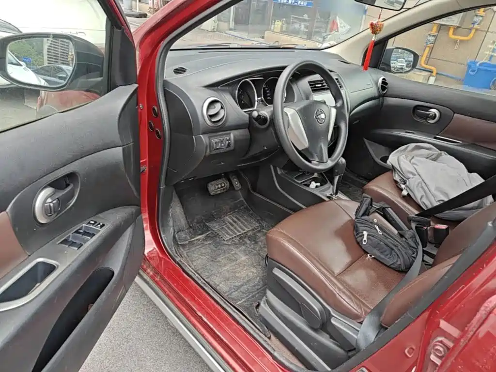 Nissan Livina 2015 — фото 12