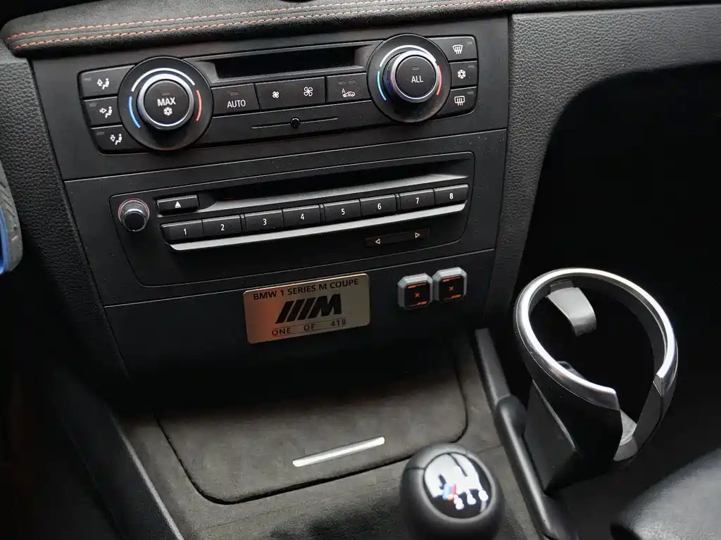 BMW 1 Series M 2012 — фото 19