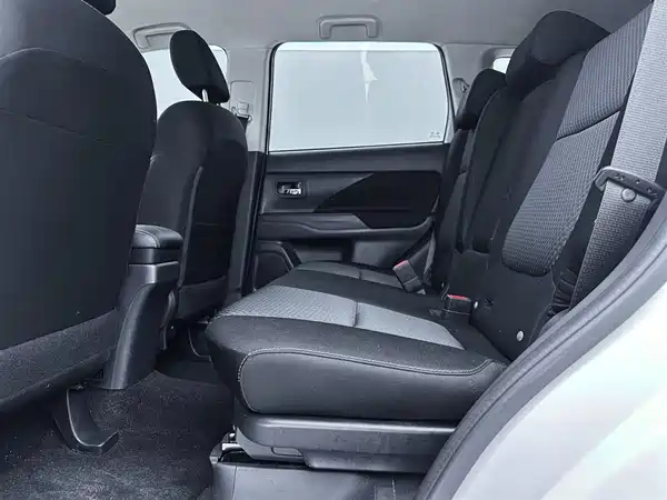 Mitsubishi Outlander 2021