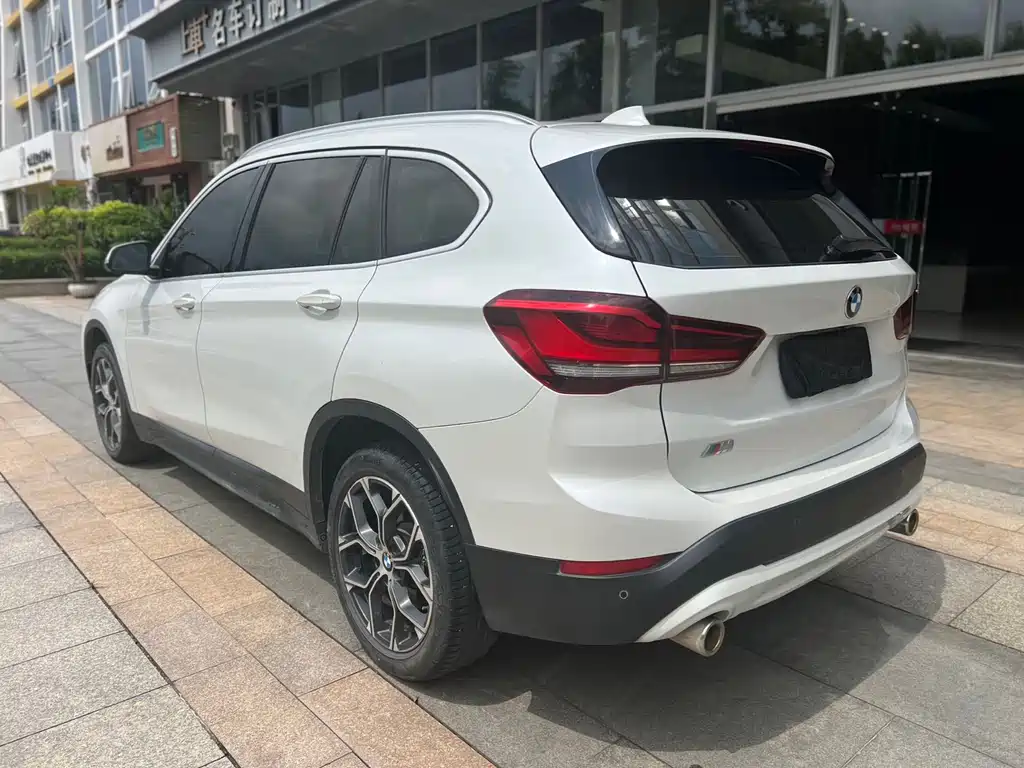 BMW X1 2021 — фото 5