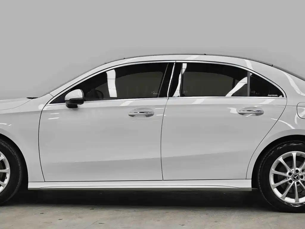 Mercedes-Benz A-Class 2022 — фото 20
