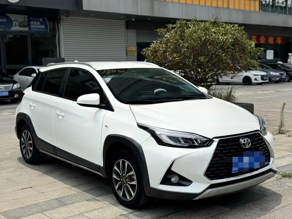 Toyota Yaris L 2022