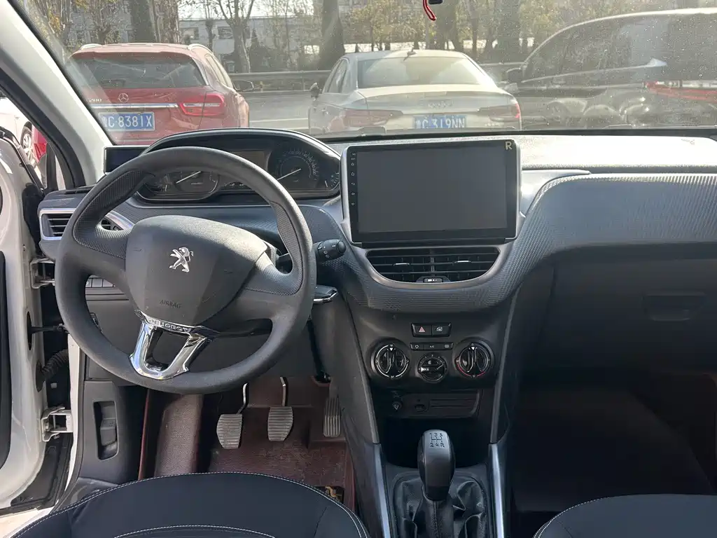 Peugeot 2008 2015