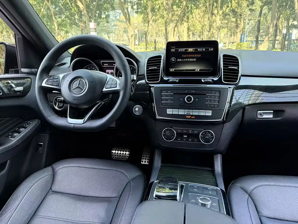 Mercedes-Benz GLE 2017 — фото 8