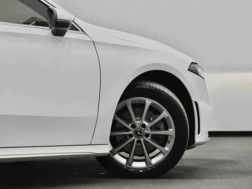 Mercedes-Benz A-Class 2022 — фото 10