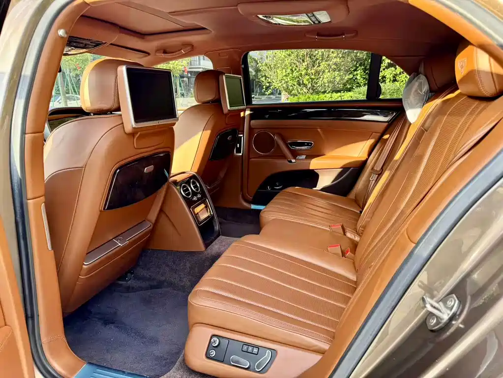Bentley Flying Spur 2014 — фото 6