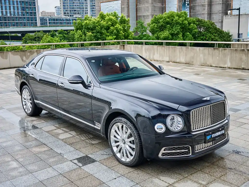 Bentley Mulsanne 2017 — фото 10