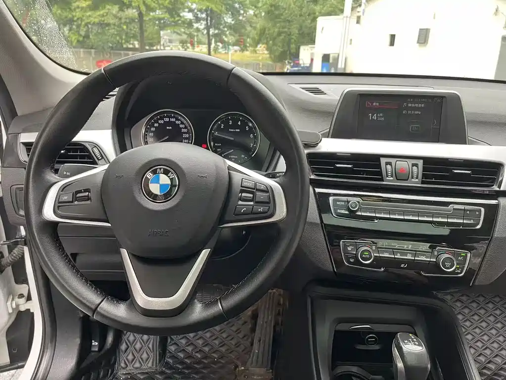 BMW X1 2018 — фото 14