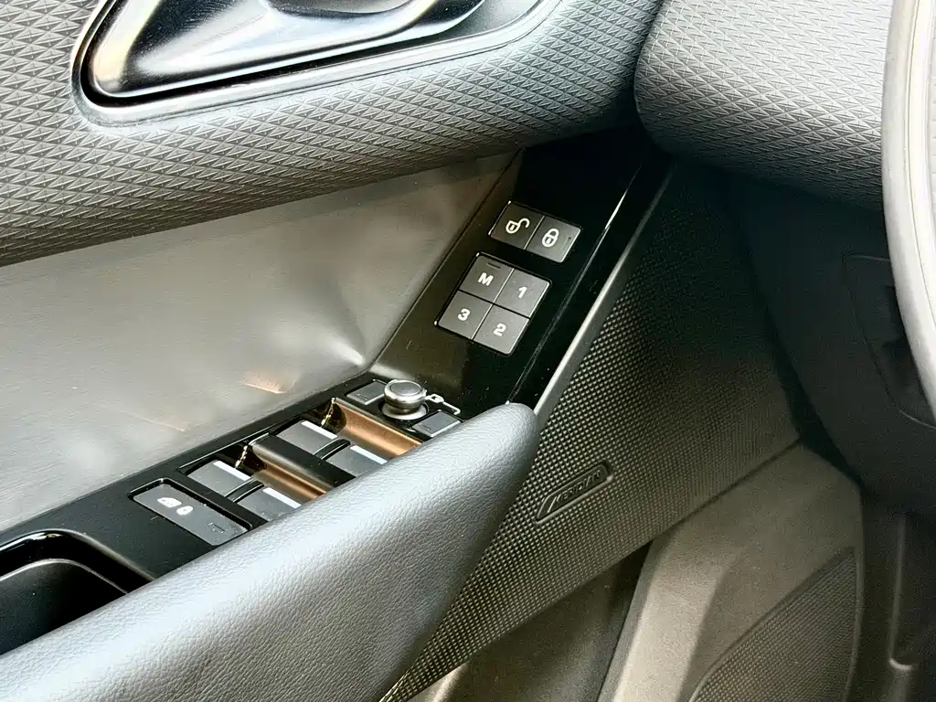 Land Rover Velar 2019 — фото 13