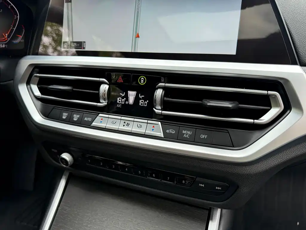 BMW 3 Series 2023 — фото 16