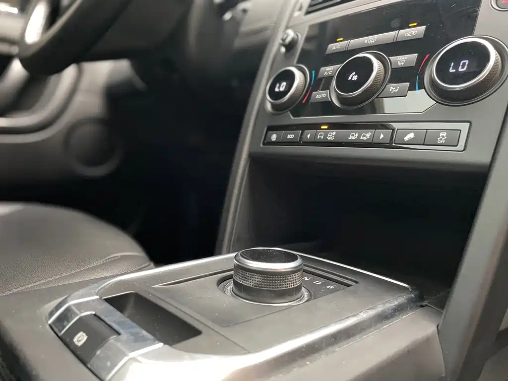 Land Rover Discovery Sport 2019 — фото 11
