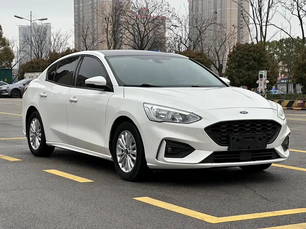 Ford Focus 2020 — фото 3