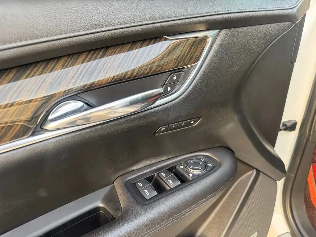 Cadillac XT5 2018 — фото 13