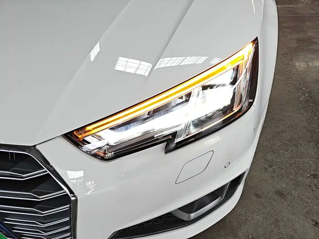 Audi A4L 2018 — фото 24