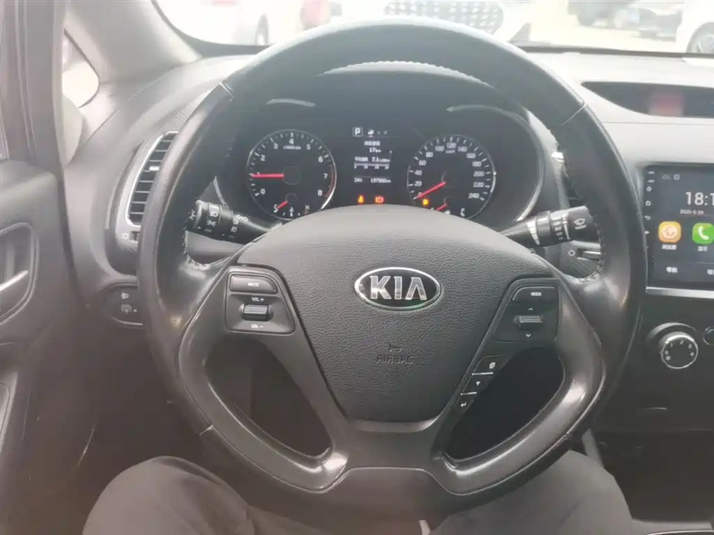 Kia K3 2016 — фото 11