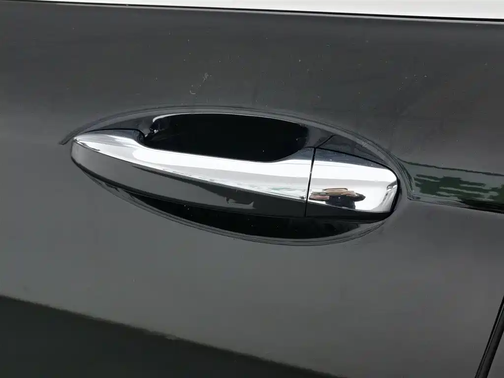 Mercedes-Benz E-Class 2023 — фото 18