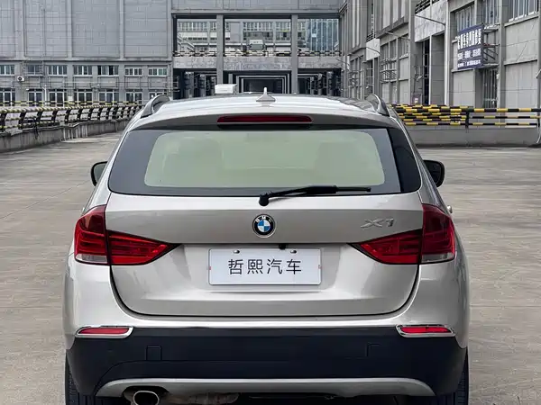 BMW X1 2011