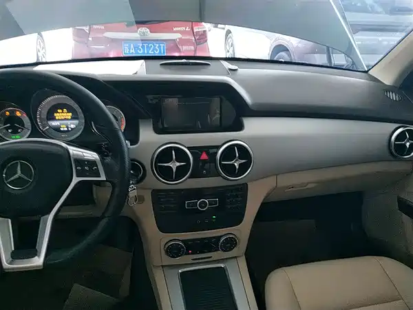 Mercedes-Benz GLK-Class 2015