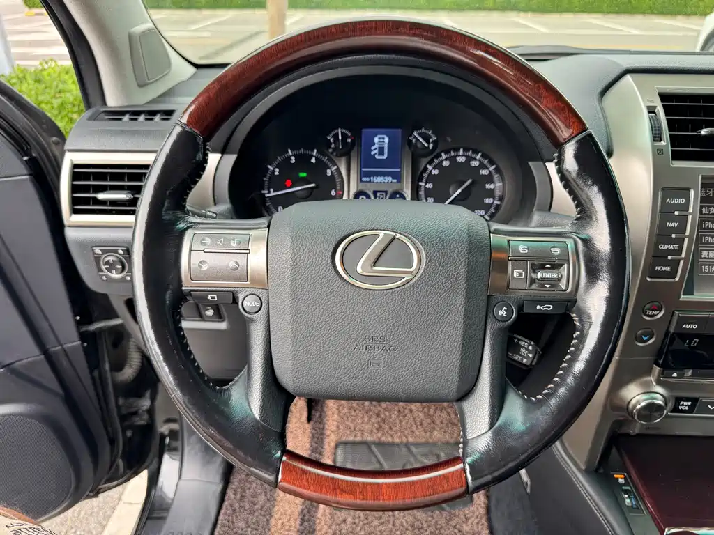 Lexus GX 2015 — фото 16
