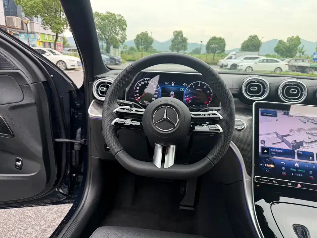 Mercedes-Benz C-Class 2024 — фото 16
