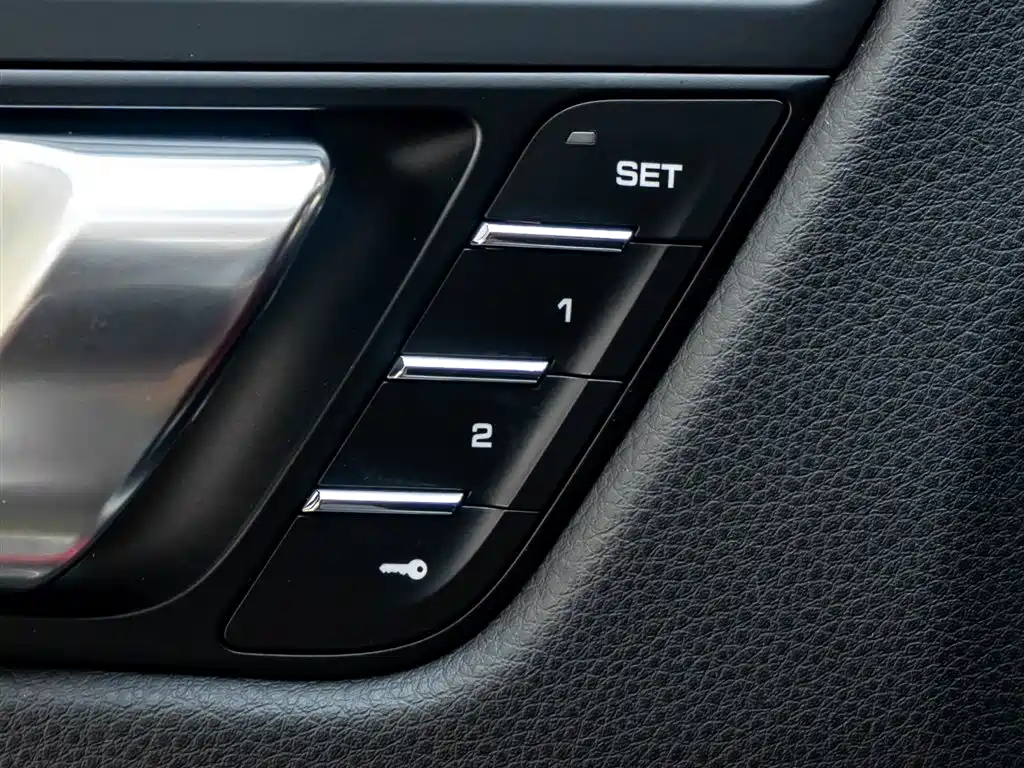 Porsche Macan 2022 — фото 20
