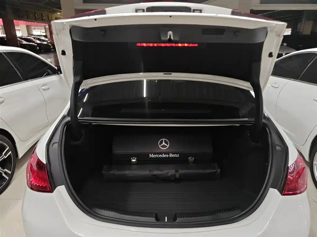Mercedes-Benz C-Class 2023 — фото 15
