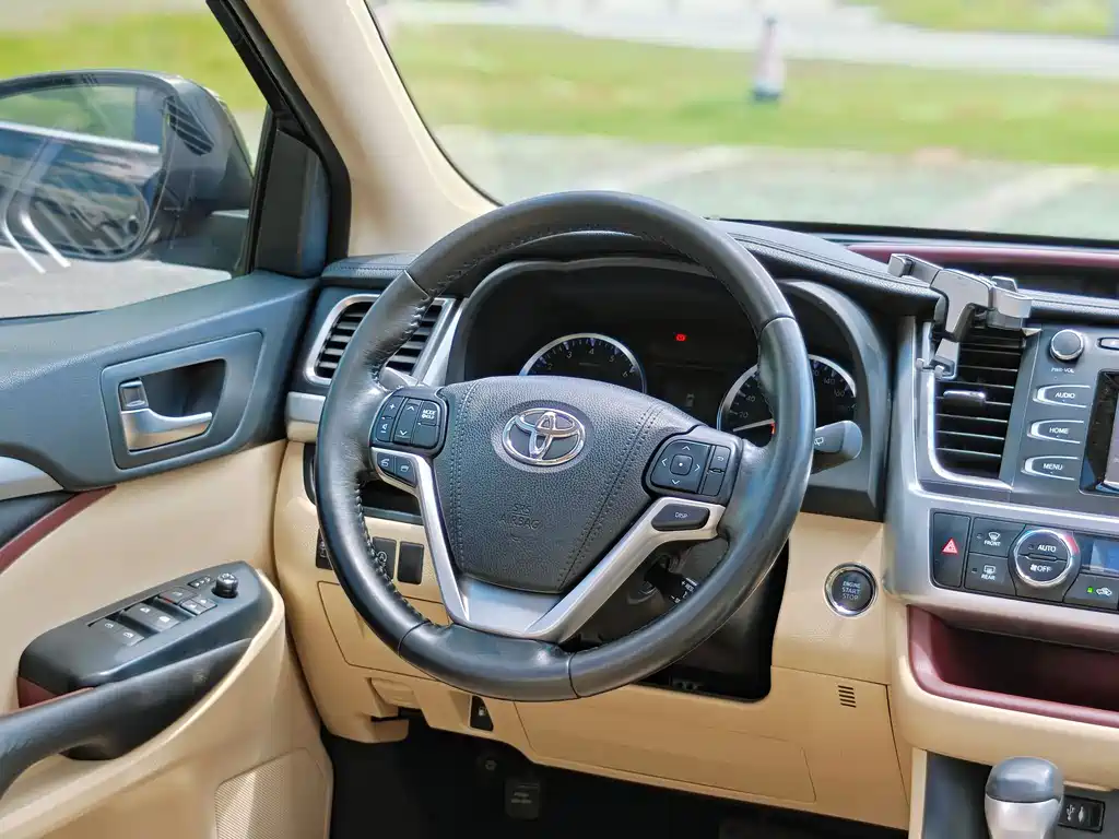 Toyota Highlander 2016 — фото 11