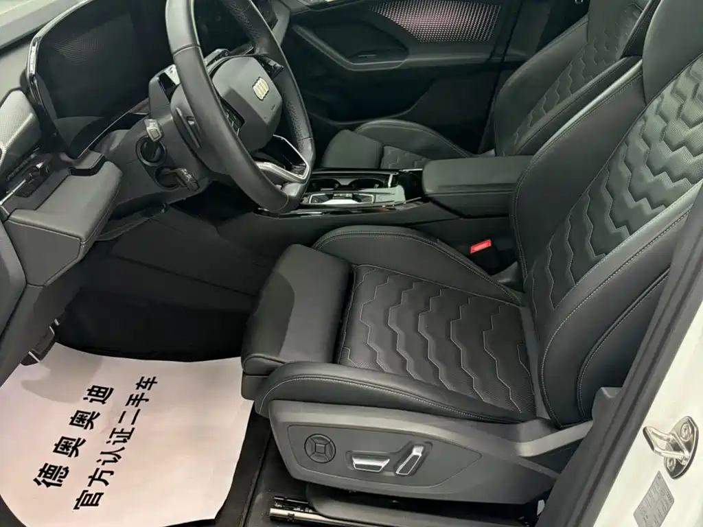 Audi Q6L E-Tron 2025 — фото 10