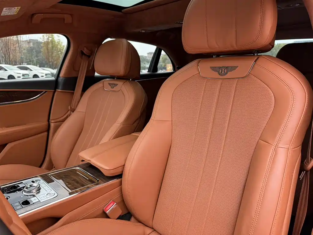 Bentley Flying Spur 2021 — фото 12