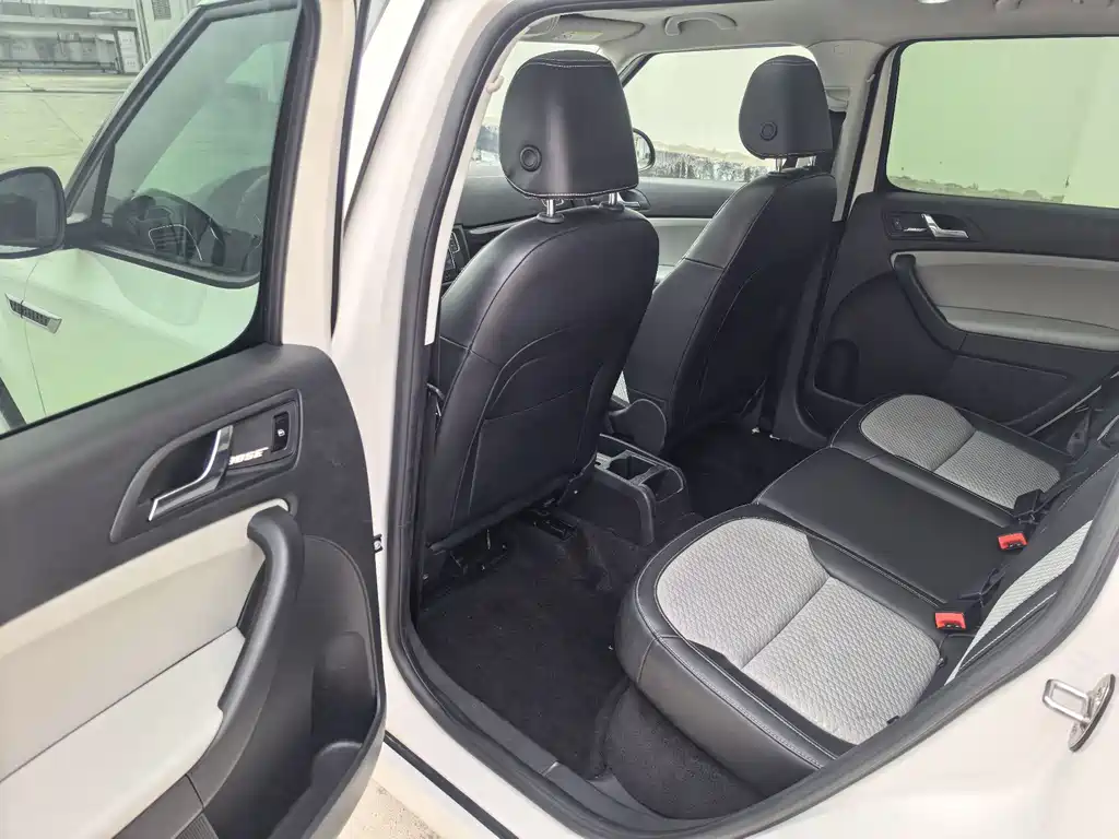 Skoda Yeti 2018 — фото 11