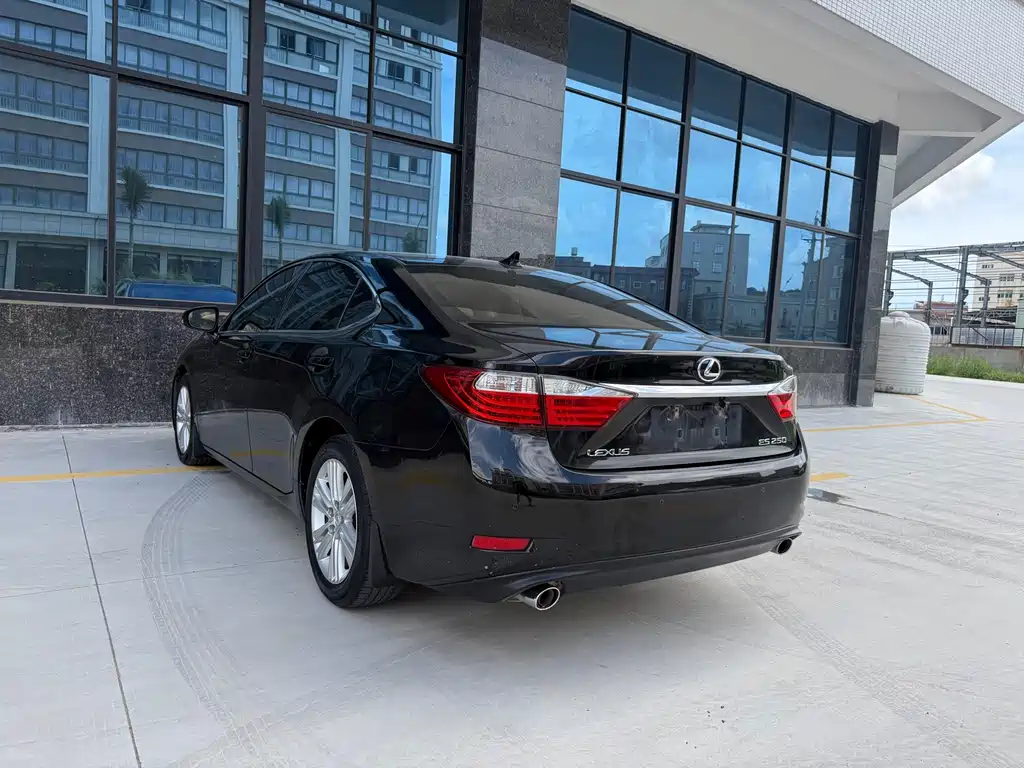 Lexus ES 2013