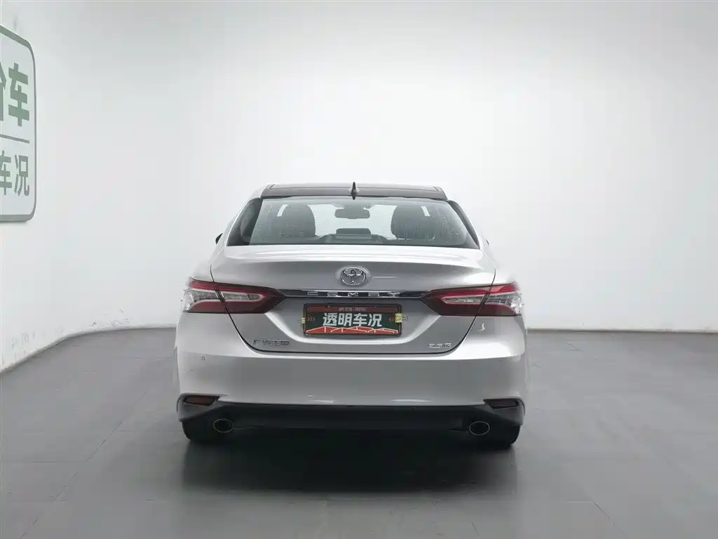 Toyota Camry 2022 — фото 4