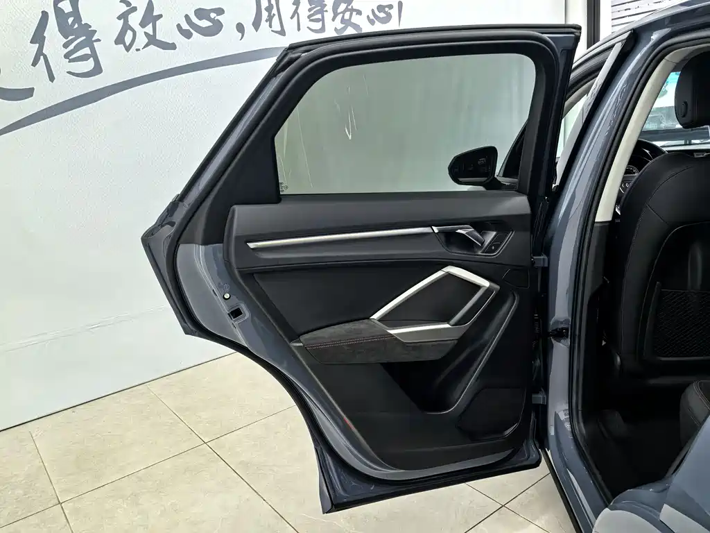 Audi Q3 Sportback 2021 — фото 16