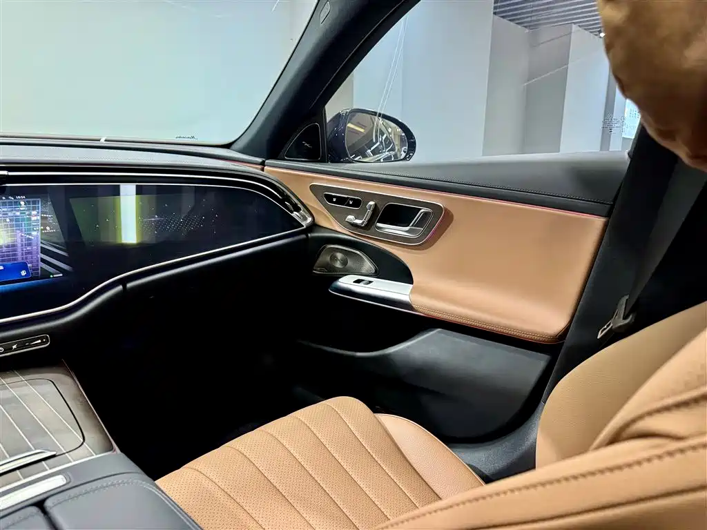 Mercedes-Benz E-Class 2024 — фото 24