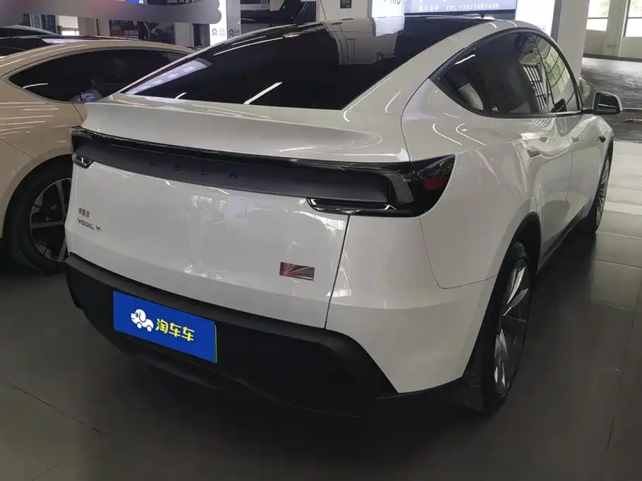 Tesla Model Y 2025 — фото 3