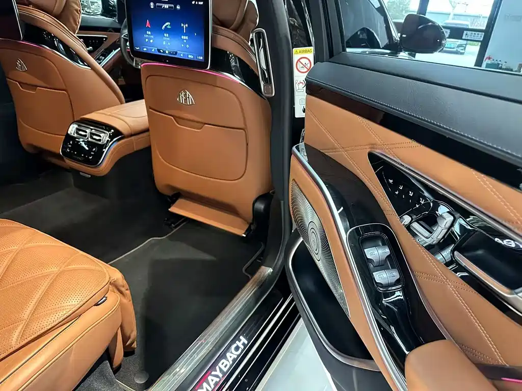 Mercedes-Benz Maybach S-Class 2023 — фото 12