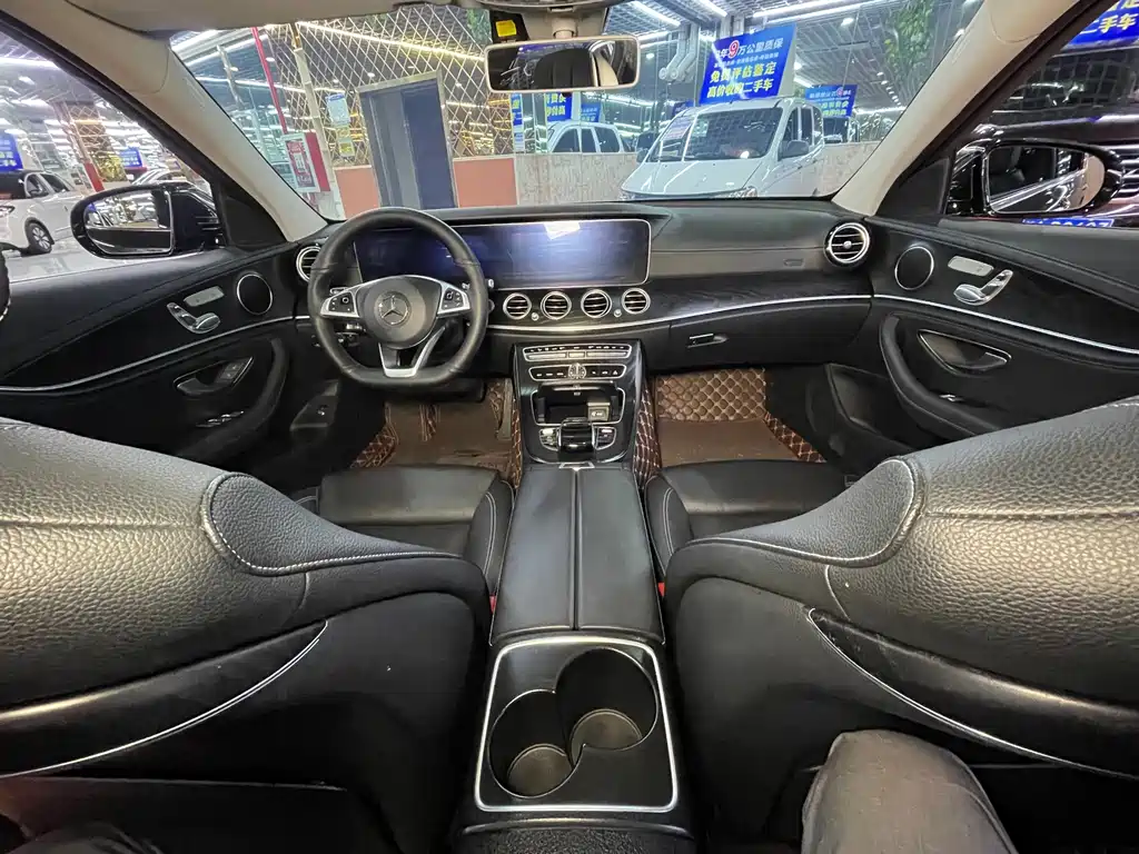 Mercedes-Benz E-Class 2018 — фото 15