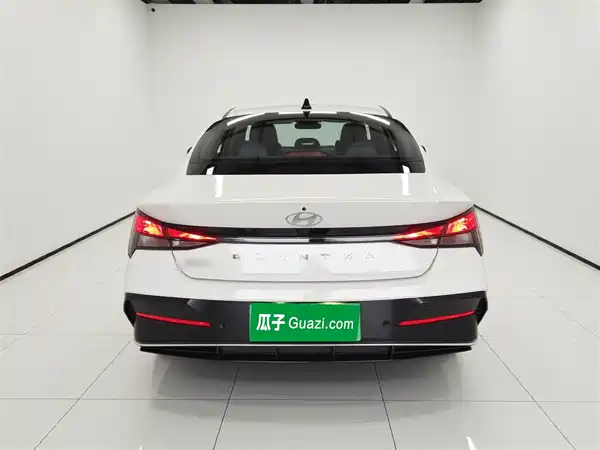 Hyundai Elantra 2023