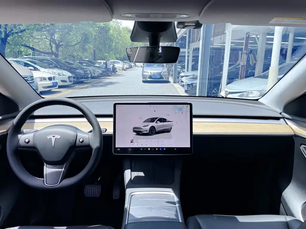 Tesla Model Y 2023 — фото 18