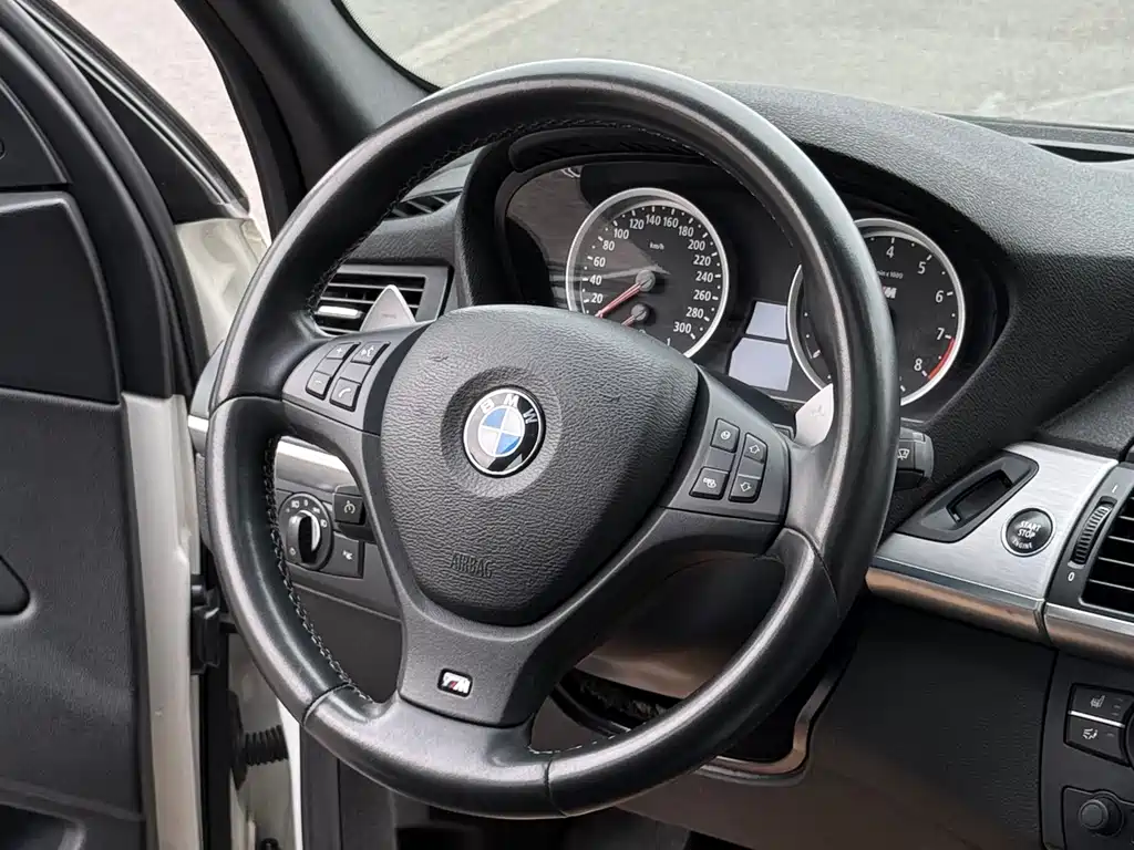 BMW X5 M 2014 — фото 19
