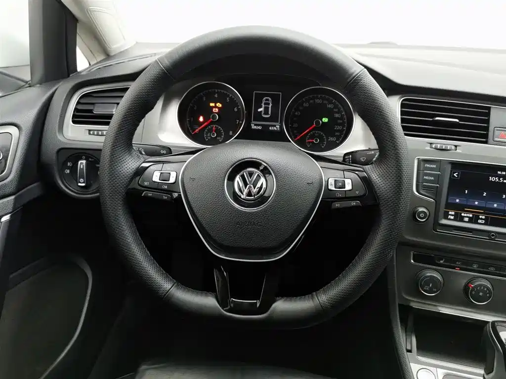 Volkswagen Golf 2015 — фото 11