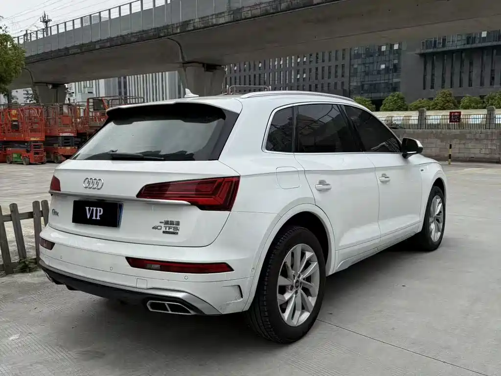 Audi Q5L 2022 — фото 9
