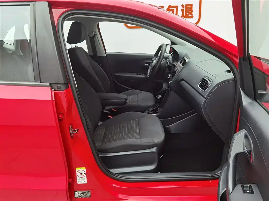 Volkswagen Polo 2015 — фото 23