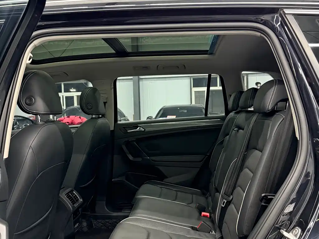 Volkswagen Tiguan L 2020 — фото 11