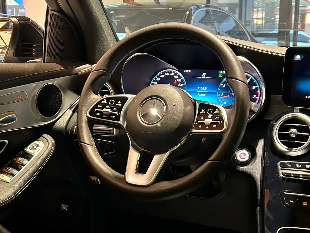 Mercedes-Benz GLC 2020 — фото 20